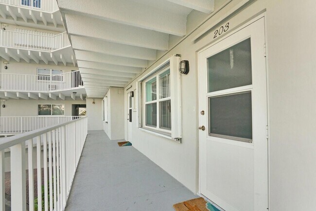 Building Photo - 3500 S Ocean Blvd