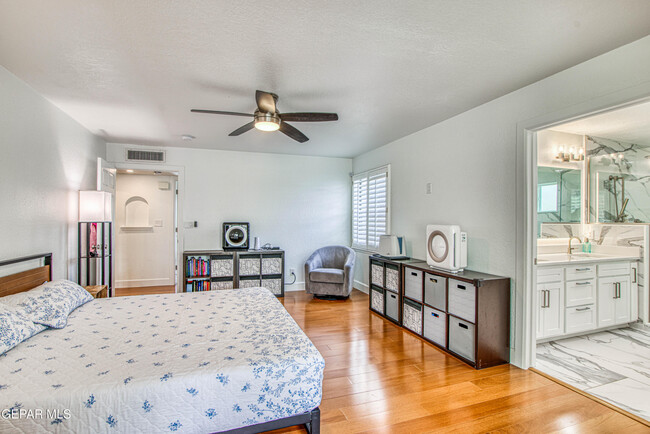 Building Photo - 6205 Brisa Del Mar Dr