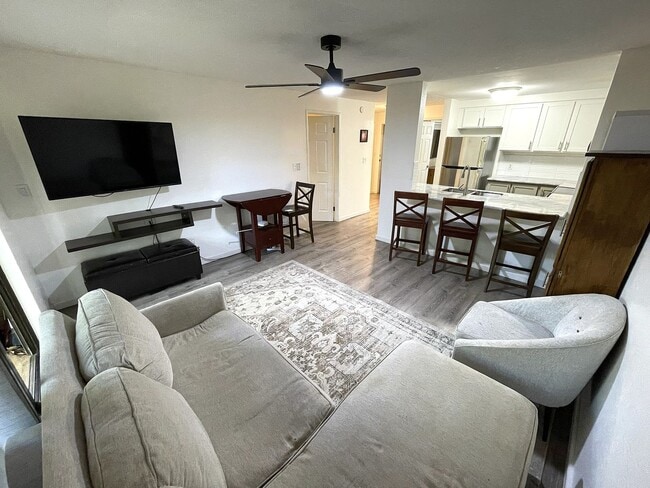 Building Photo - Kihei Shores - Furnished 2 Bed/2Bath Condo - Pool and Hot Tub - 2 Parking Spaces