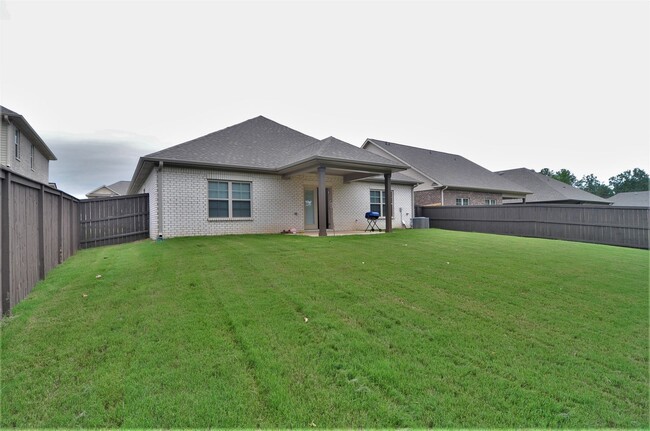 Building Photo - Large Buckhorn Rancher