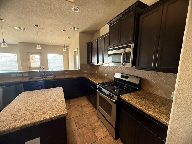 Building Photo - 3208 Rembrandt Ave