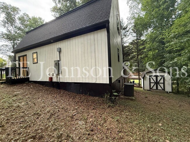 Building Photo - Modern 3BR Home with Main Level Primary Suite & Open Floor Plan in Winston-Salem