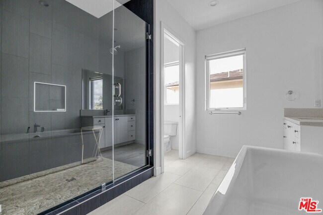 Building Photo - 12509 Saddle Ct