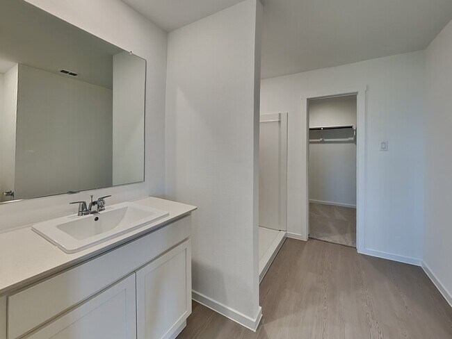 Building Photo - 3707 Longleaf Dr