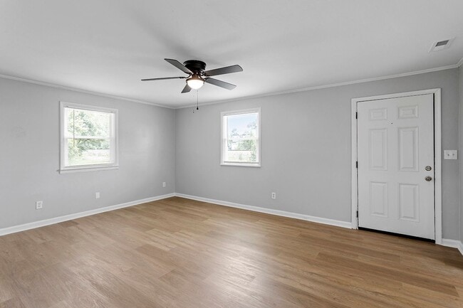 Building Photo - Move-In Ready Ranch Home in Prime Princeto...