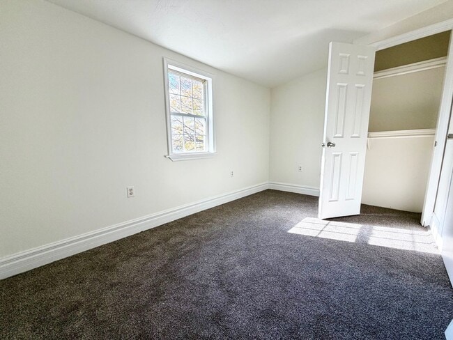 Building Photo - Cozy + Convenient Hanover 3BR w/ Backyard & Fireplace