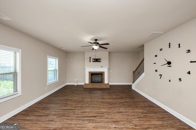 Building Photo - 2375 Walker Dr