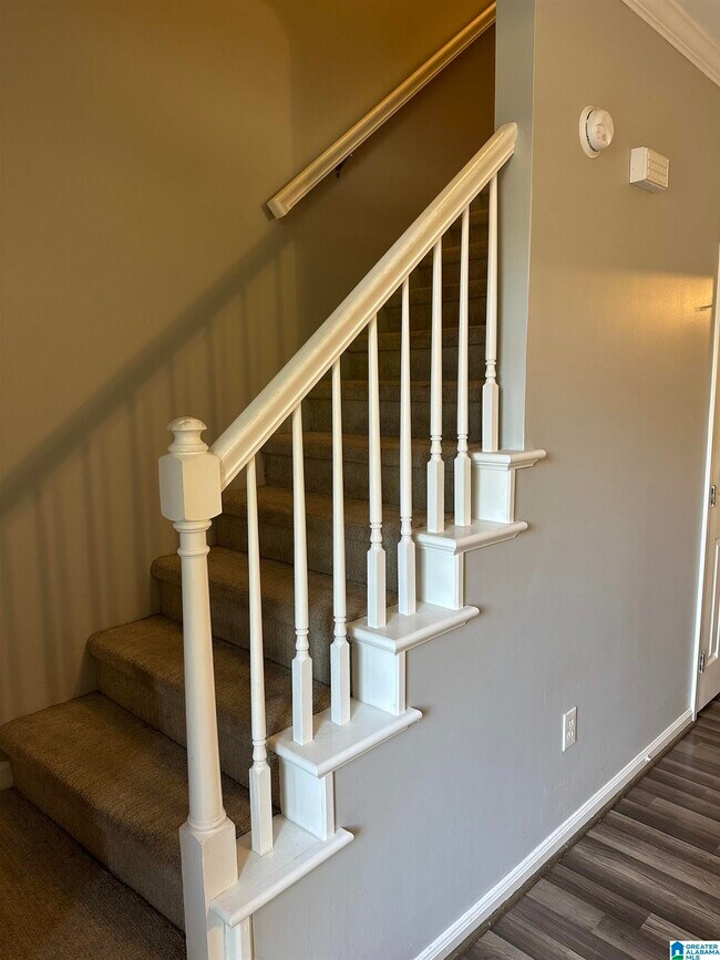 Building Photo - 407 Cambrian Ridge Dr