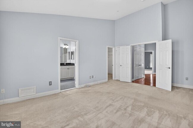 Building Photo - 1169 Regal Oak Dr