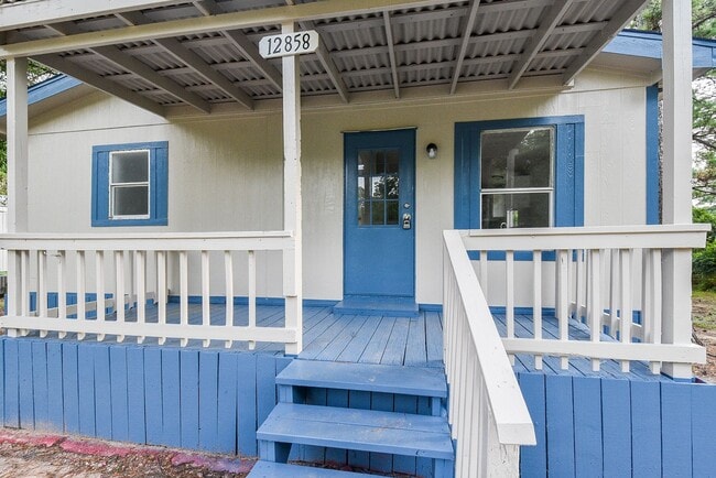 Building Photo - Be part of this cozy community at Roy Harris Loop