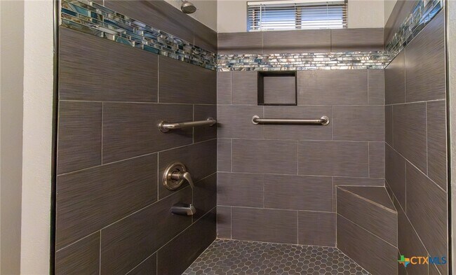 Building Photo - 4406 Bowles Dr