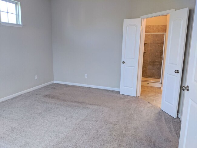 Building Photo - Available August 2026! Beautiful Home in Bryan!