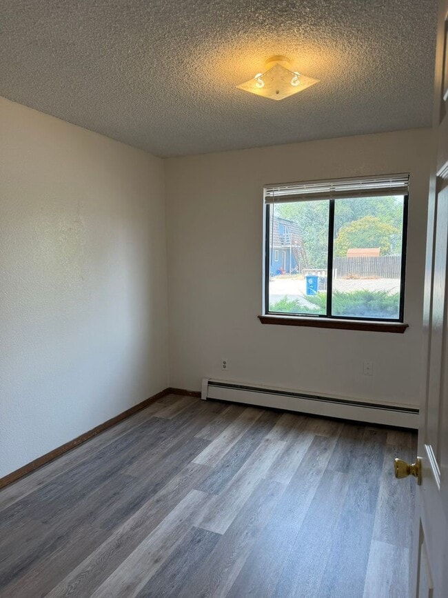 Building Photo - 462 Topaz Dr