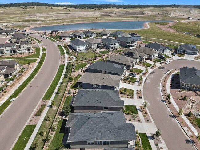 Building Photo - Single Family w/ Elegance