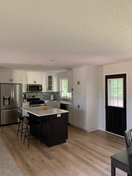 Building Photo - 928 Bartelmy Ln N