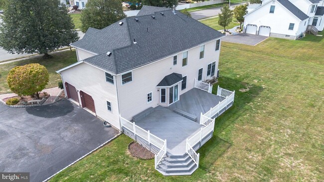 Building Photo - 27 Samantha Dr