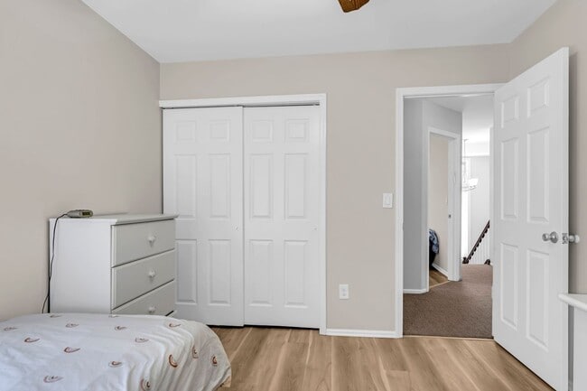 Building Photo - 6 Cattail Dr