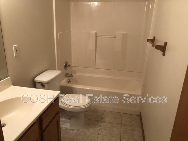 Building Photo - 1342 N Aksarben Ct