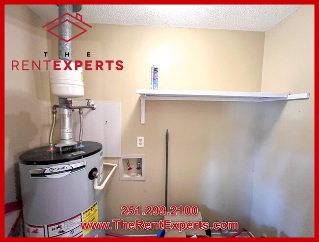 Building Photo - 953 Dickenson Ave