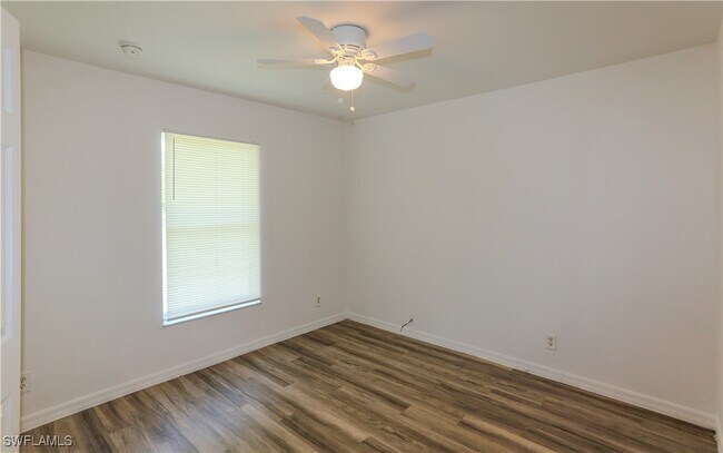 Building Photo - 203 Jack Ave N