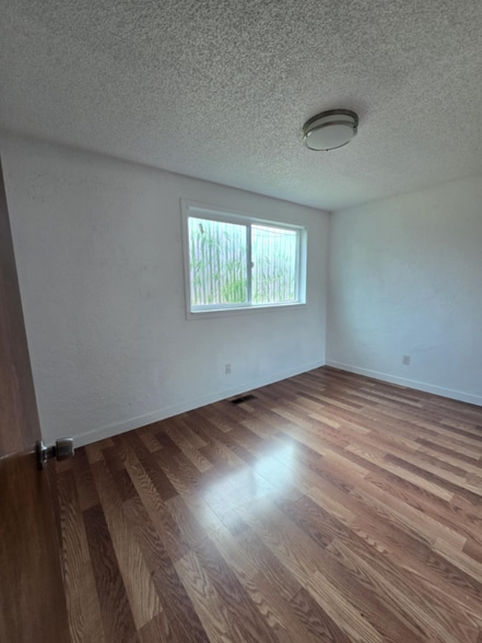 Building Photo - 4010 9th St SW