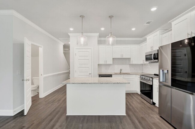 Building Photo - 77 Dorsey Dr