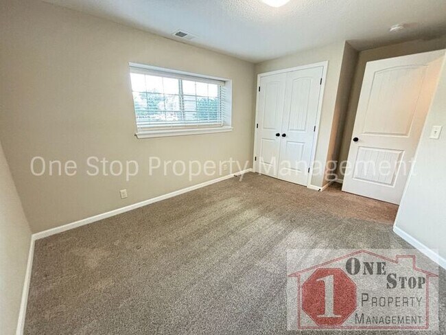 Building Photo - Brand NEW gorgeous 4 bedroom, 3 bath home ...
