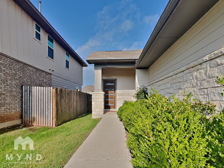 Building Photo - 136 Shearwater Ln