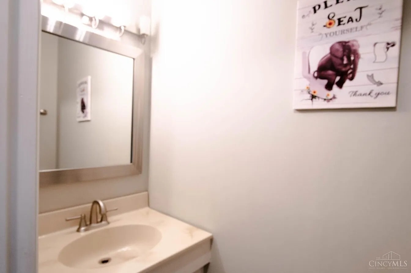 Building Photo - 9767 Bunker Hill Ln