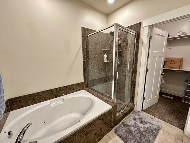 Building Photo - 1973 Park Rim Way