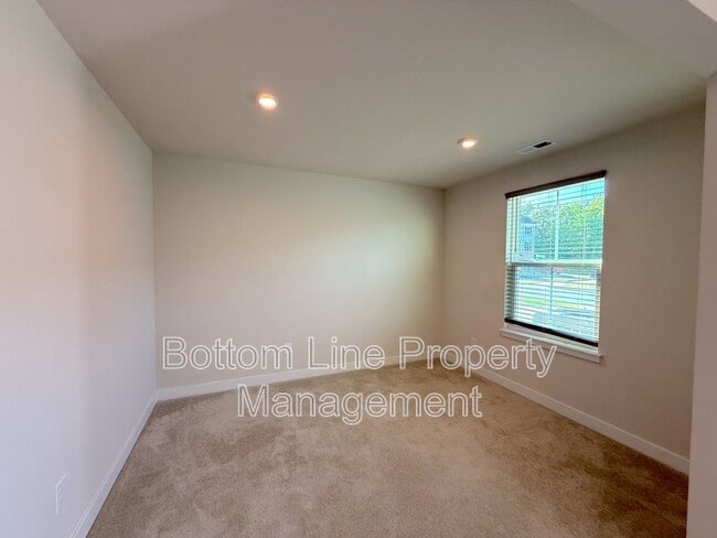 Building Photo - 1612 Aspire St