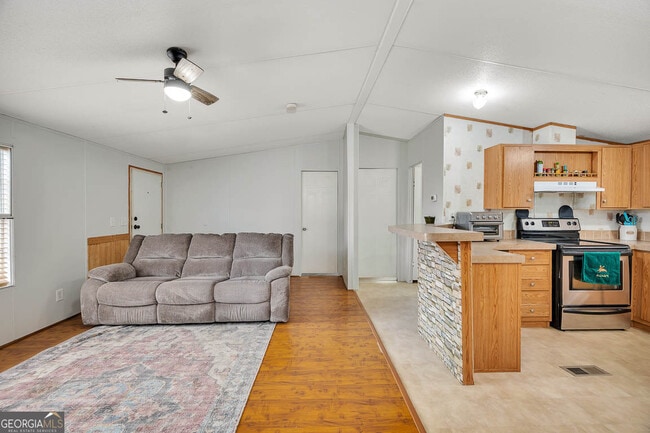 Building Photo - 1093 Timber Landing Rd
