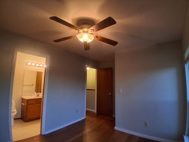 Building Photo - 4045 Dale Rd