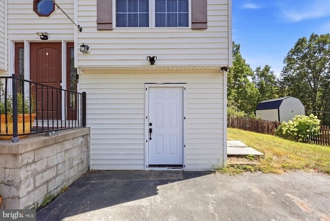 Building Photo - 94 Longwood Dr