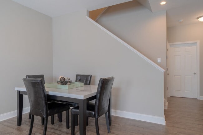 Building Photo - 91 E Main St