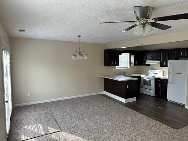 Building Photo - 1021 Excel Ct