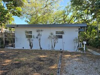 Building Photo - 600 SW 11th St