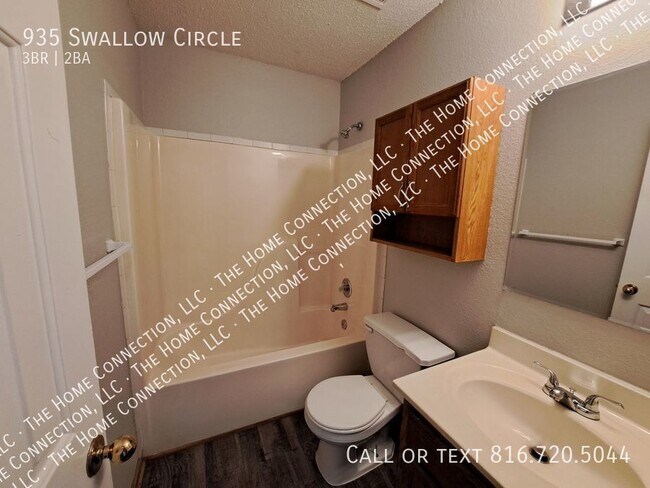 Building Photo - 935 Swallow Cir