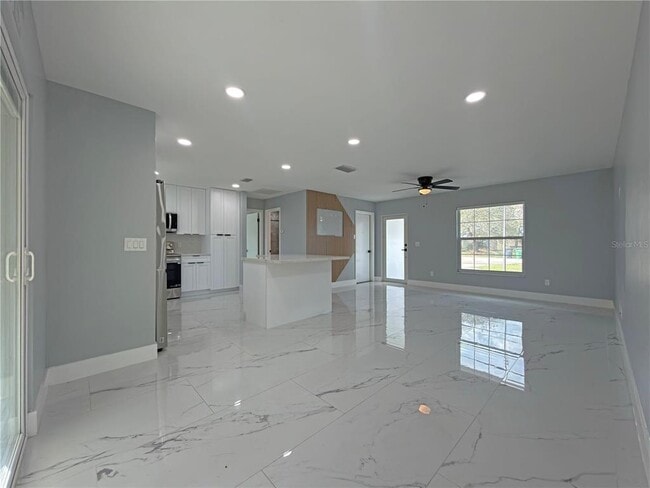 Building Photo - 1384 Valhalla St