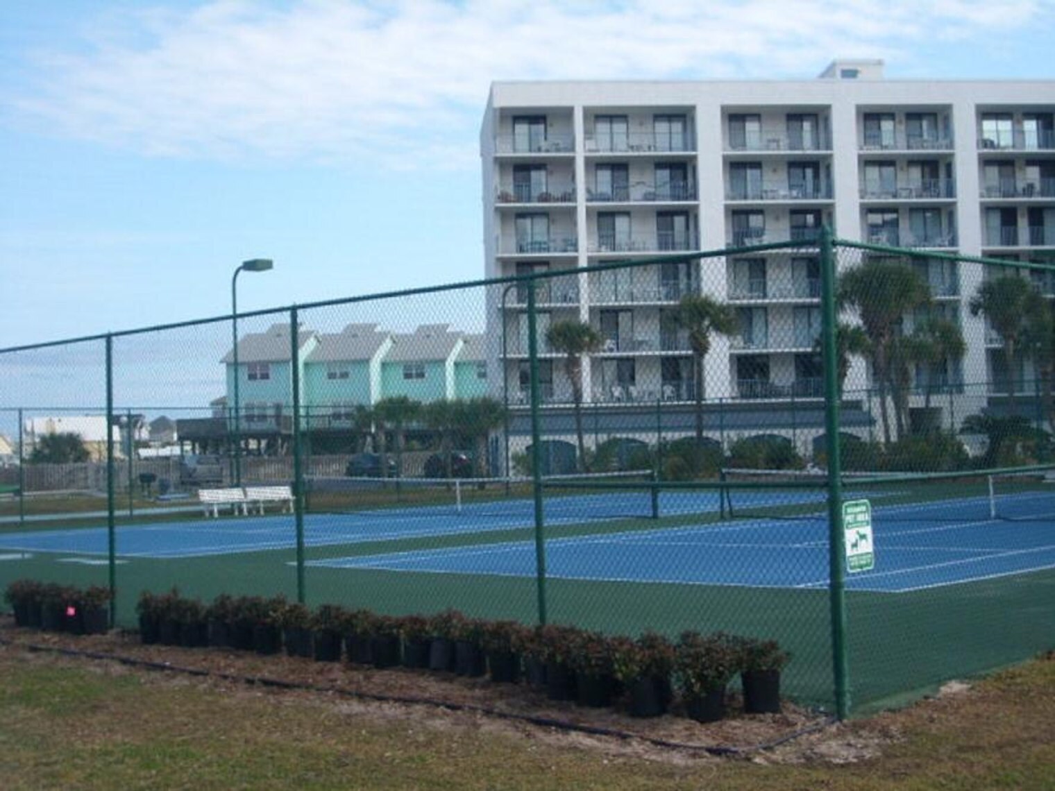 Building Photo - 1832 W Beach Blvd