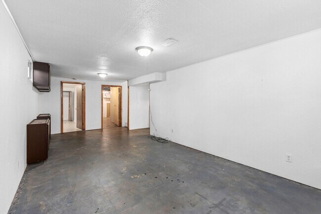 Building Photo - 1306 23rd Ave Ct