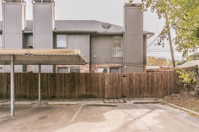 Building Photo - 7604 Chapin Rd