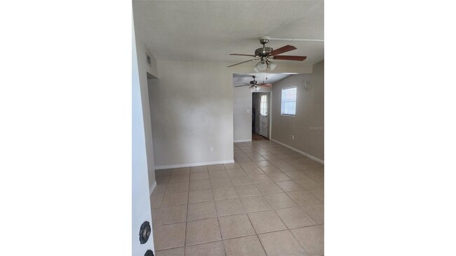 Building Photo - 9632 Groveland St