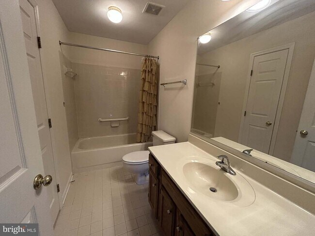 Building Photo - 506 Dunbarton Ct