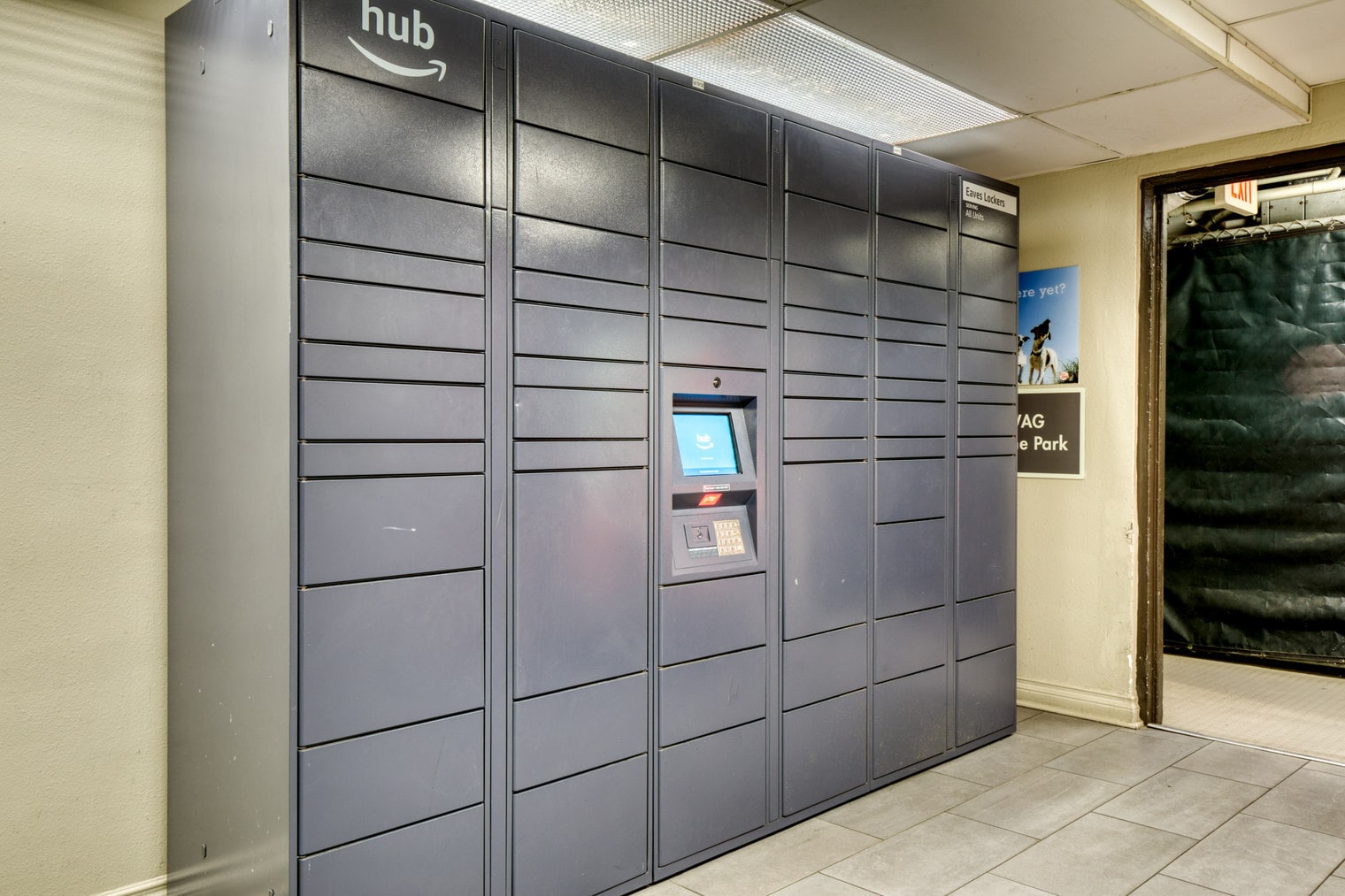 Building Photo - 350 E Del Mar Blvd