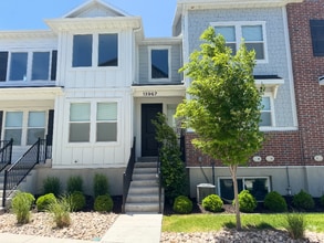 Building Photo - 13967 Silver Peak Ln
