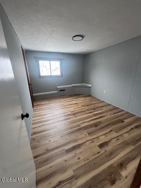 Building Photo - 20 River St