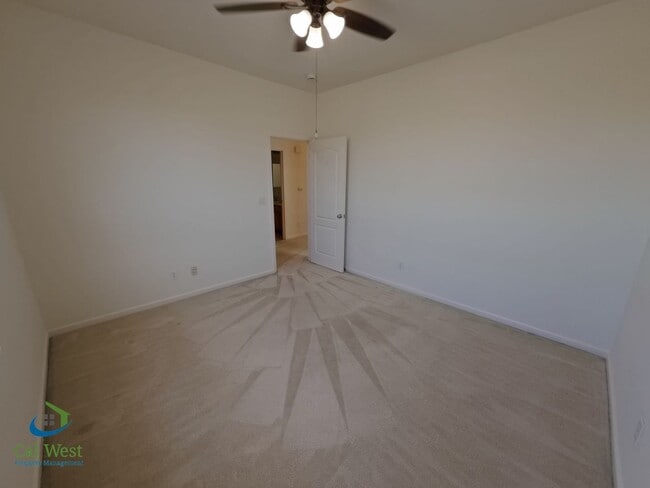 Building Photo - $5295 - 2 Story, 4 bed - 2 Bath Home in se...
