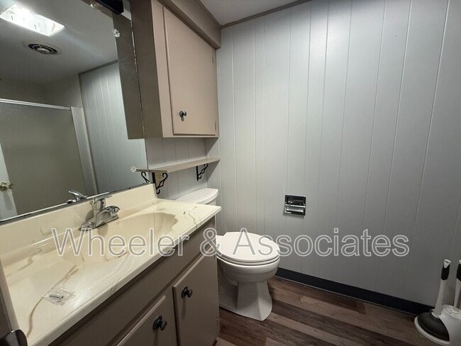 Building Photo - 810 W 300 N