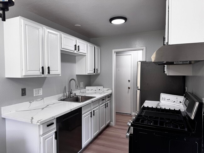 Building Photo - 2755 Country Dr